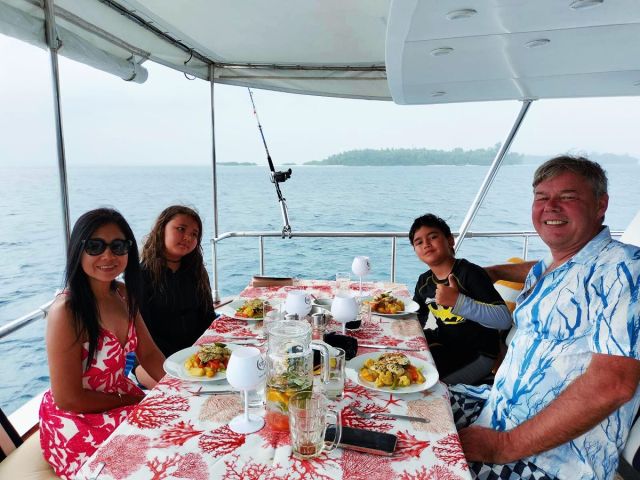 New family guests from Bangkok!! first lunch !! Today’s program was pick up at the Hard Rock hotel resort from the harbor! Snorkeling 🤿 on different reefs, turtles reef and dolphins 🐬 bay !! Lunch on the yacht 🛥️ , a day day full of fun !!

www.fascinationmaldives.com 

#yachtfamily #yachtfascinationmaldives #familygoals #familytime❤️ #whenyoutakefamilyholidaypicturesonthesameday #yacht #yachtcharter #worldyachtcharters #pricelesstime #maldivesholiday #atsea #sealife #wildlifeplanet #maldivesresorts #maldives🇲🇻