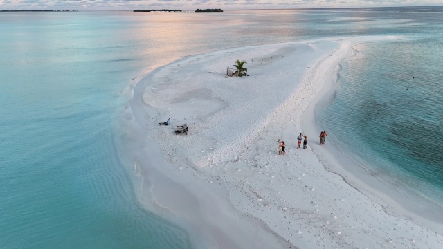 What do you think about a desert island 🏝️ dinner and cocktails 🍹 watching the sunset !! 
Private luxury dining 

www.fascinationmaldives.com 

#fascinationmaldives #dinning #desertisland #maldives #maldiveisland