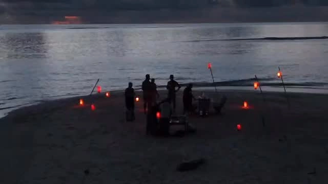 Desert island 🏝️ candle 🕯️ light dinner 🍽️, just private for you and your friends 
Set up when you book a special event on your trip on yacht Fascination 

Book your special event trip on Fascination 
Email  ℹ️ info@fascinationmaldives.com 

#maldives #specialdinner #desertisland #beachdining #fascinationmaldives