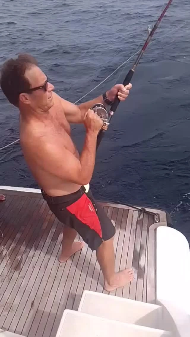 What a monster !! Big tuna fish 🎣 
Sashimi, sushi 🍣 and tuna steak 🥩 for dinner !! 

www.fascinationmaldives.com
