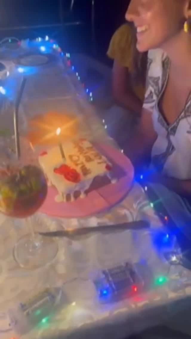 Happy birthday celebrations to our little guest from Spain !! 

#happybirthday #fascinationmaldives #maldivescruise #maldivesbirthdaytrip #cellebration