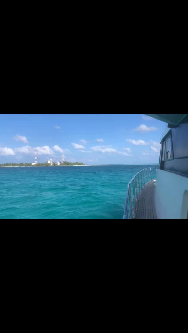 Island hopping !! 
Come and discover the islands of the Maldives 🇲🇻 on a yacht 🛥️ the best way to travel and experience the different islands. From desert islands to lost sand banks in the middle of nowhere ! But also the local islands with their unique culture, take a tour round and meet the locals with their smile, their craftworks . Relax in confort on a sand beach and have a private set up lunch or dinner served by our chef !!

Your not dreaming ! This can be your next experience vacation in the Maldives on private luxury yacht Fascination 

For more information and tailored made trip, contact us by email 
📧 info@fascinationmaldives.com 

www.fascinationmaldives.com 

#maldives #maldives🇲🇻 #maldiveisland #islandvacation #traveltoexplore