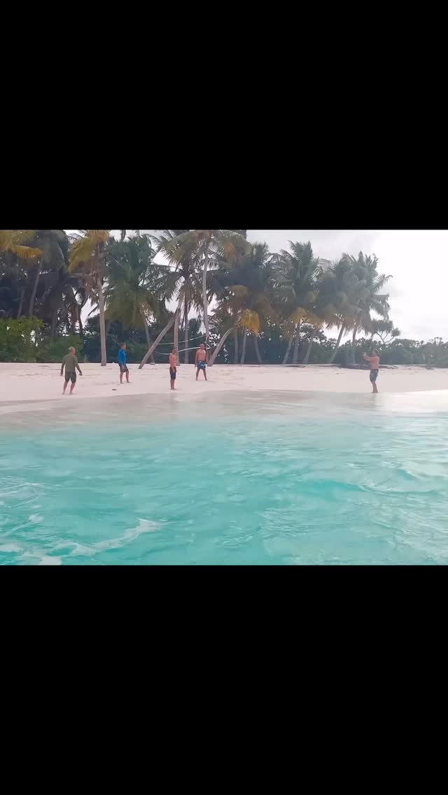 Mix of good fun with friends on yacht Fascination surfing trip in central atolls !!

www.fascinationmaldives.com 

#maldives #surf #surftrip #surflife #surfingmaldives🏄🌊🌴